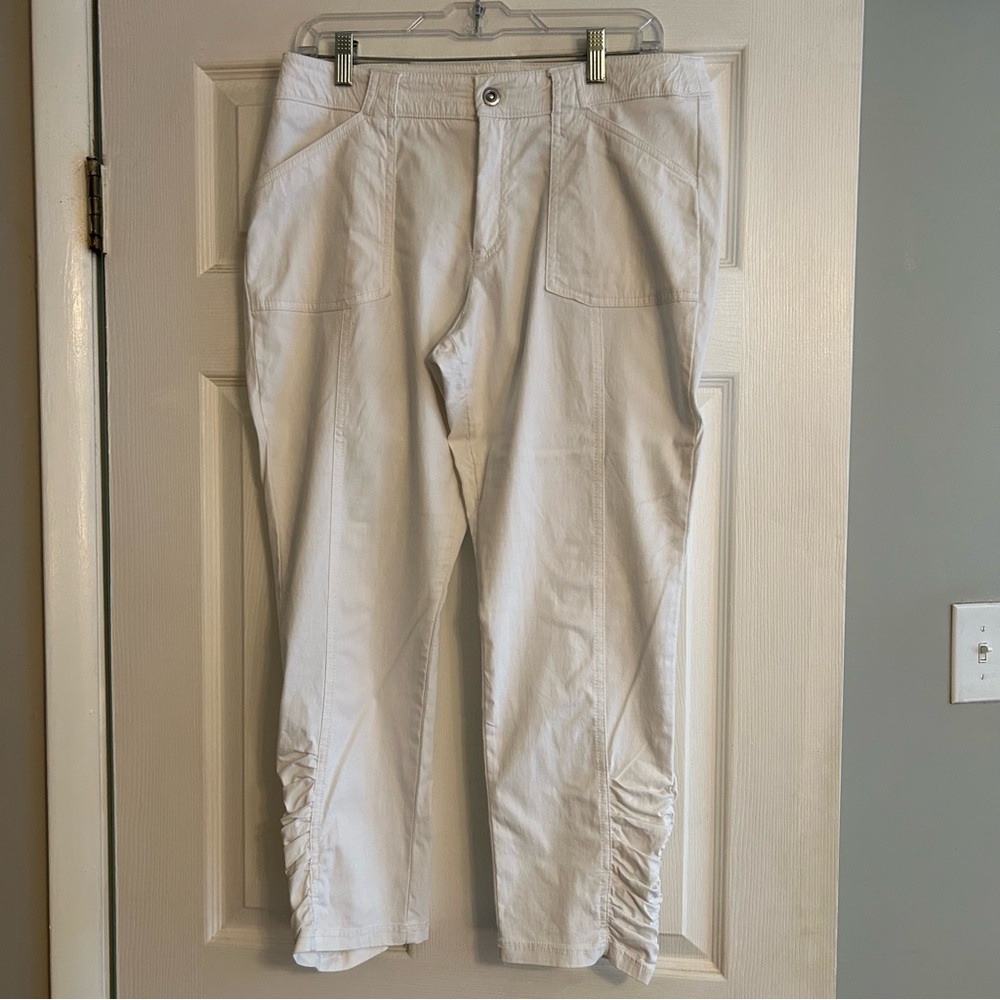 INC White Ruched Capri Pants with Stretch size 12